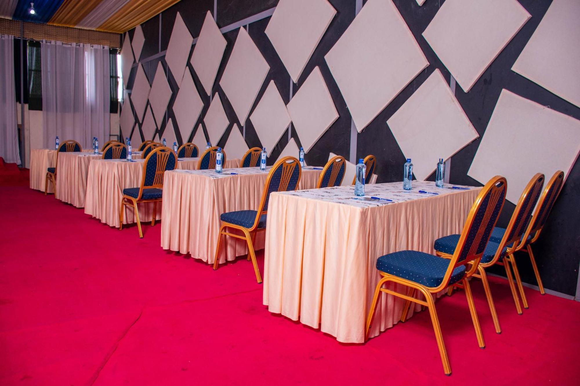 Buraha Zenoni Hotel And Resort Nakuru Zewnętrze zdjęcie